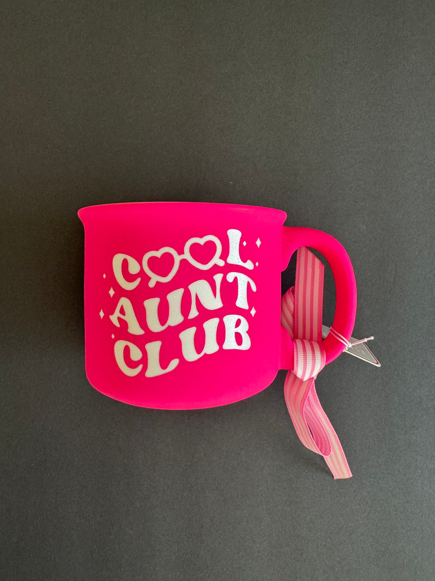 Cool Aunt Club Pink Coffee Mug – Fun Gift for Aunts, Ceramic Cup with Heart Glasses Design