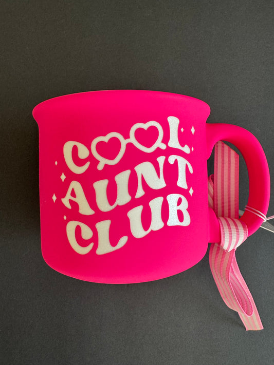 Cool Aunt Club Pink Coffee Mug – Fun Gift for Aunts, Ceramic Cup with Heart Glasses Design